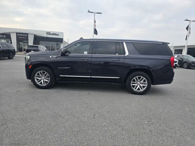 Used 2023 GMC Yukon XL SLT w/ SLT Premium Package image 8