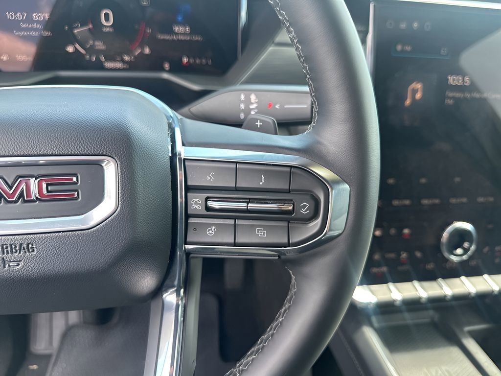 Used 2025 GMC Acadia Elevation image 31