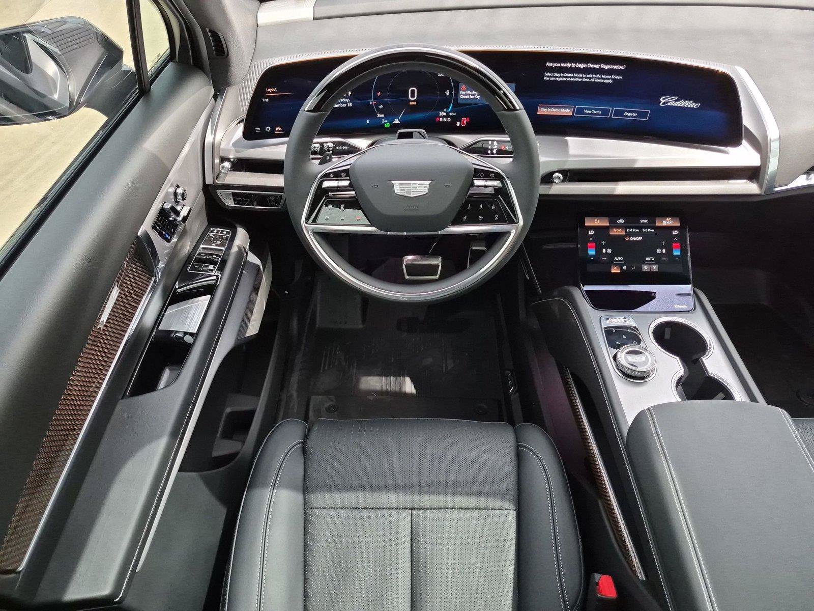 New 2027 Cadillac Vistiq Sport w/ LPO, Floor Liner Package AWD/4WD image 9