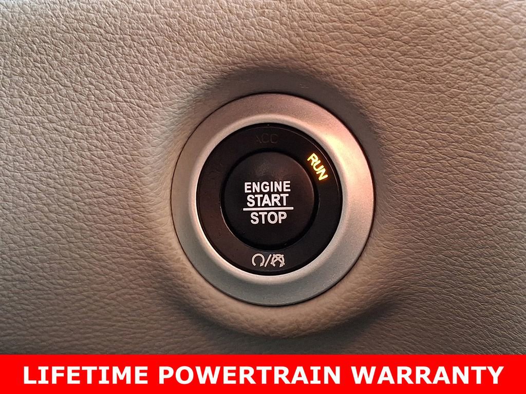 Used 2022 Chrysler Pacifica Touring-L w/ Uconnect Theater Family Group image 25