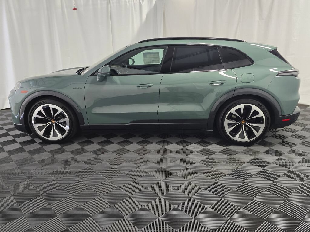 New 2026 Porsche Cayenne Electric AWD/4WD image 2