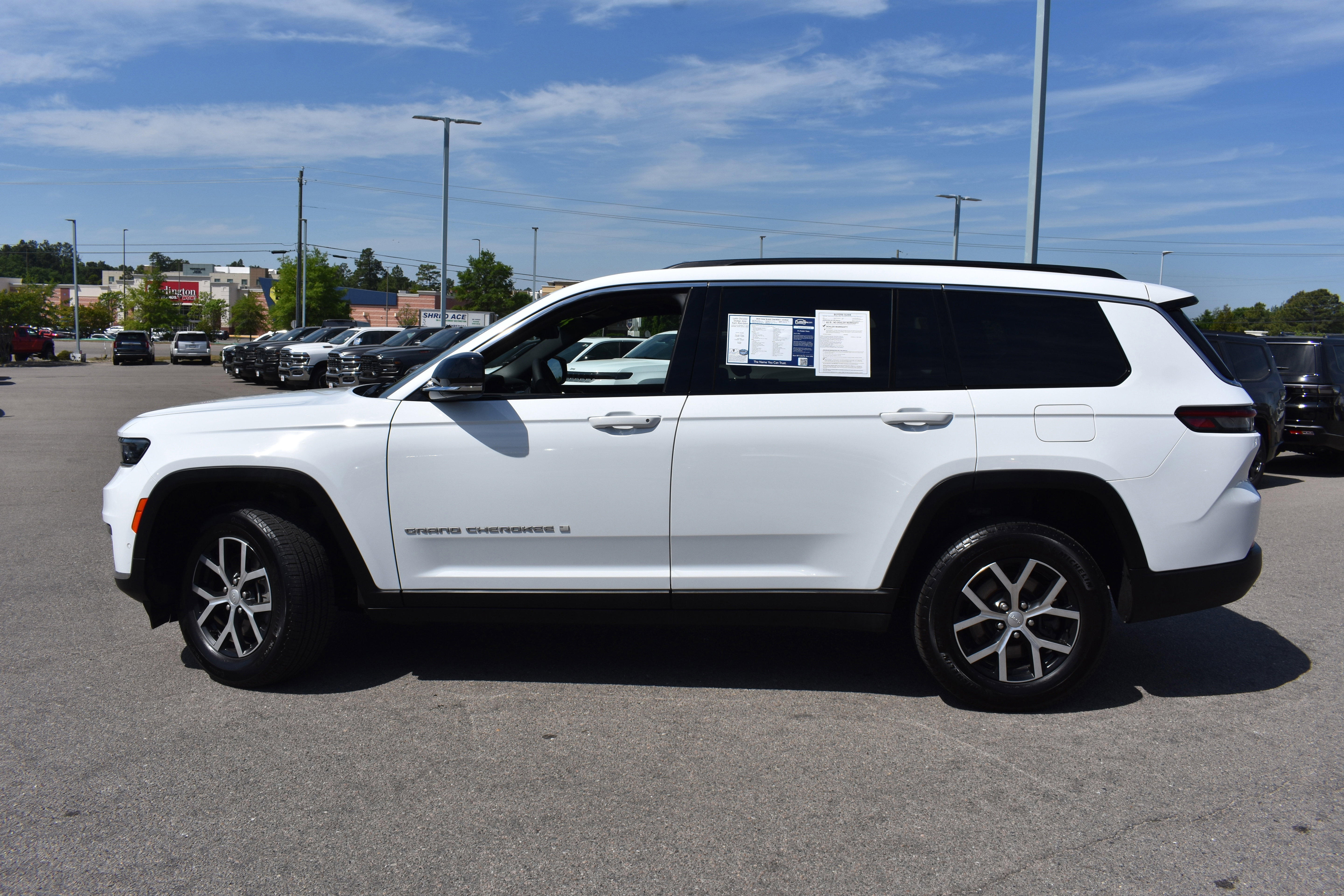 Used 2025 Jeep Grand Cherokee L Limited w/ Luxury Tech Group II AWD/4WD image 6