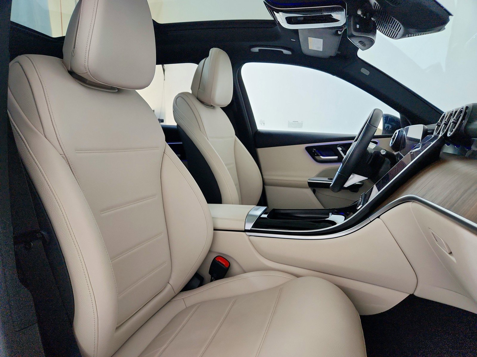 Certified 2024 Mercedes-Benz GLC 300 image 19