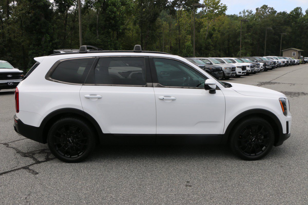 Used 2022 Kia Telluride SX w/ Nightfall Edition Package AWD/4WD image 9