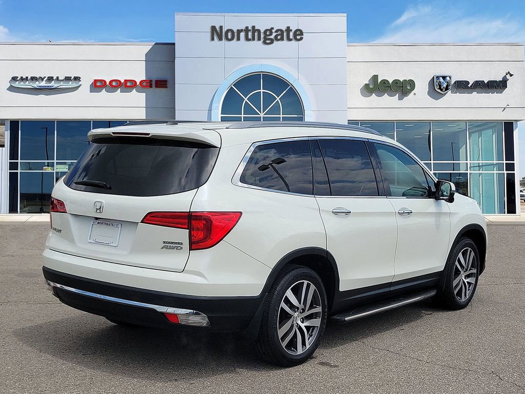 Used 2017 Honda Pilot Touring image 4