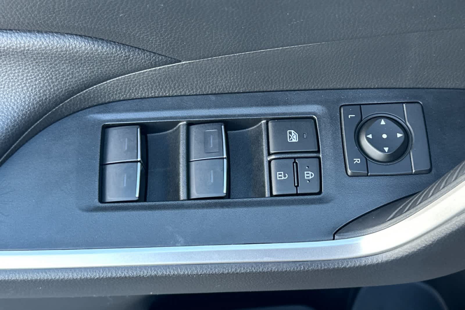 Used 2024 Toyota RAV4 XLE AWD/4WD image 12