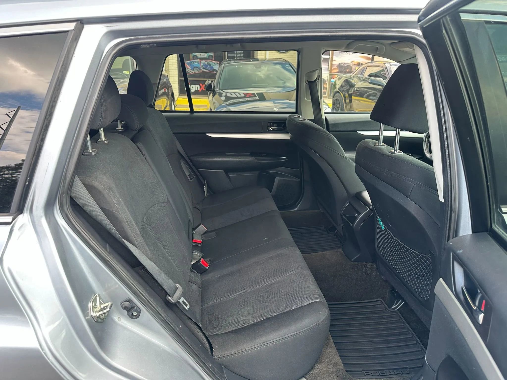 Used 2013 Subaru Outback 2.5i Premium w/ All-Weather Pkg image 9