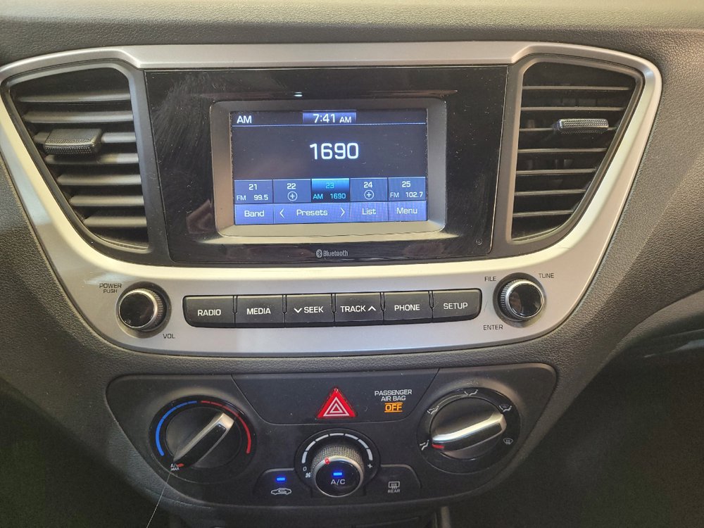 Used 2022 Hyundai Accent SE FWD image 25