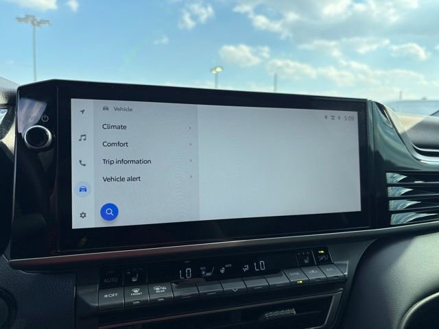 Used 2025 Toyota Camry XSE image 18