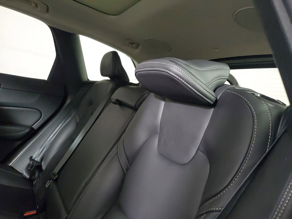 Certified 2024 Volvo XC60 B5 Ultimate w/ Protection Package Premier AWD/4WD image 13