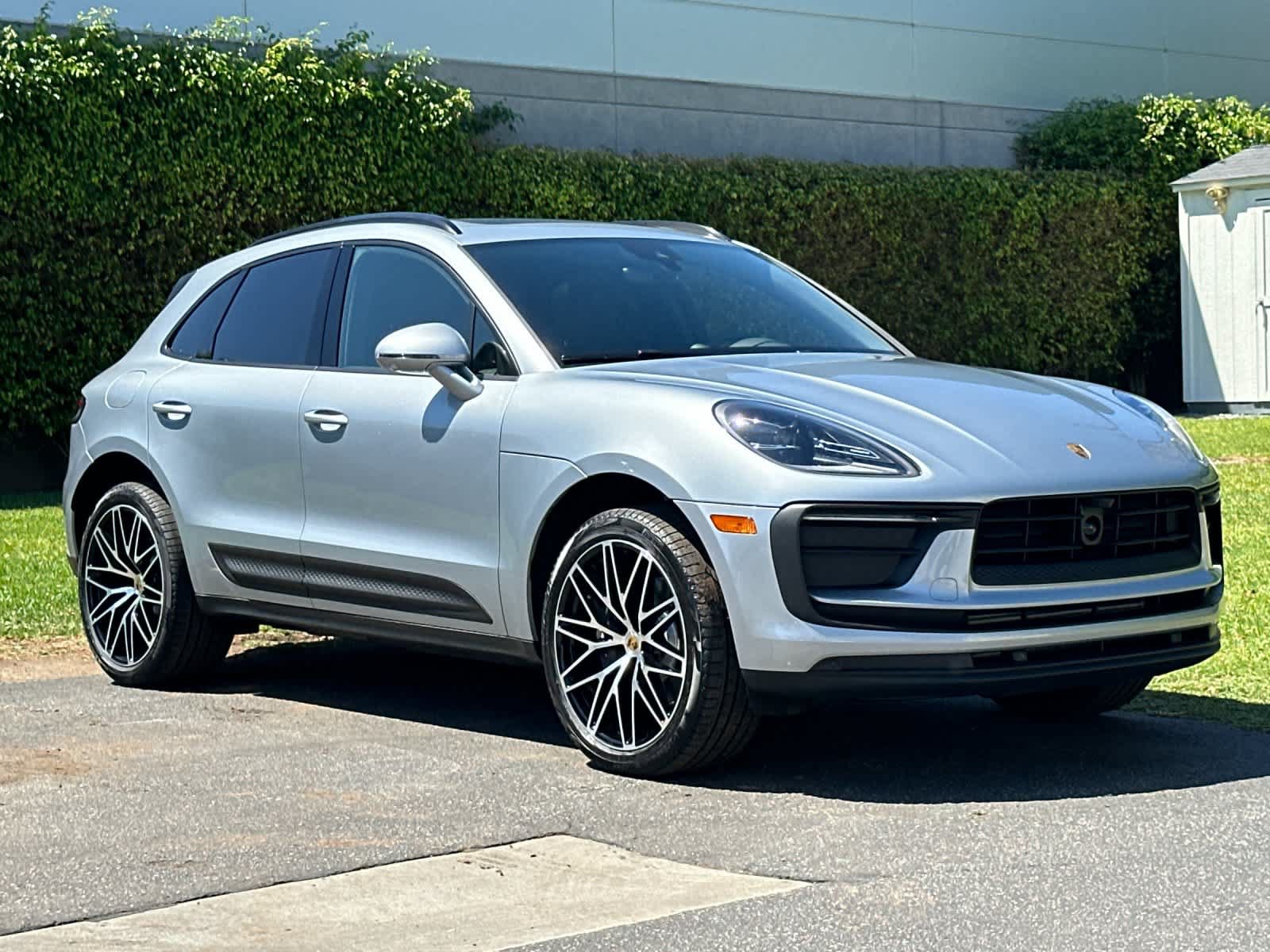 New 2026 Porsche Macan AWD/4WD image 10