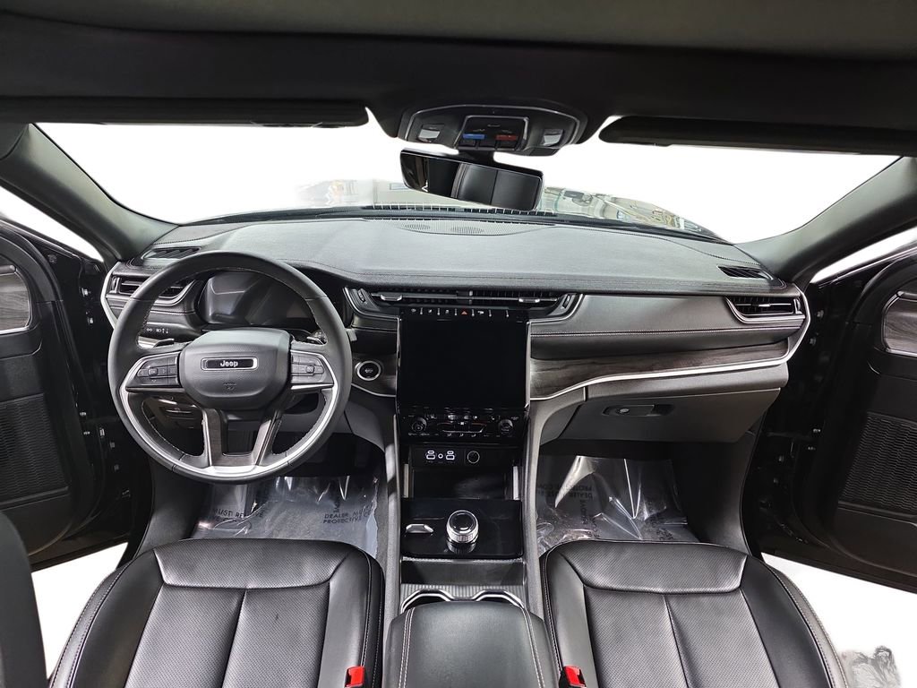 Used 2024 Jeep Grand Cherokee L Limited w/ Luxury Tech Group II image 9