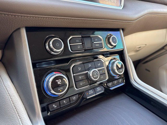 Used 2021 GMC Yukon Denali w/ Denali Premium Package AWD/4WD image 18