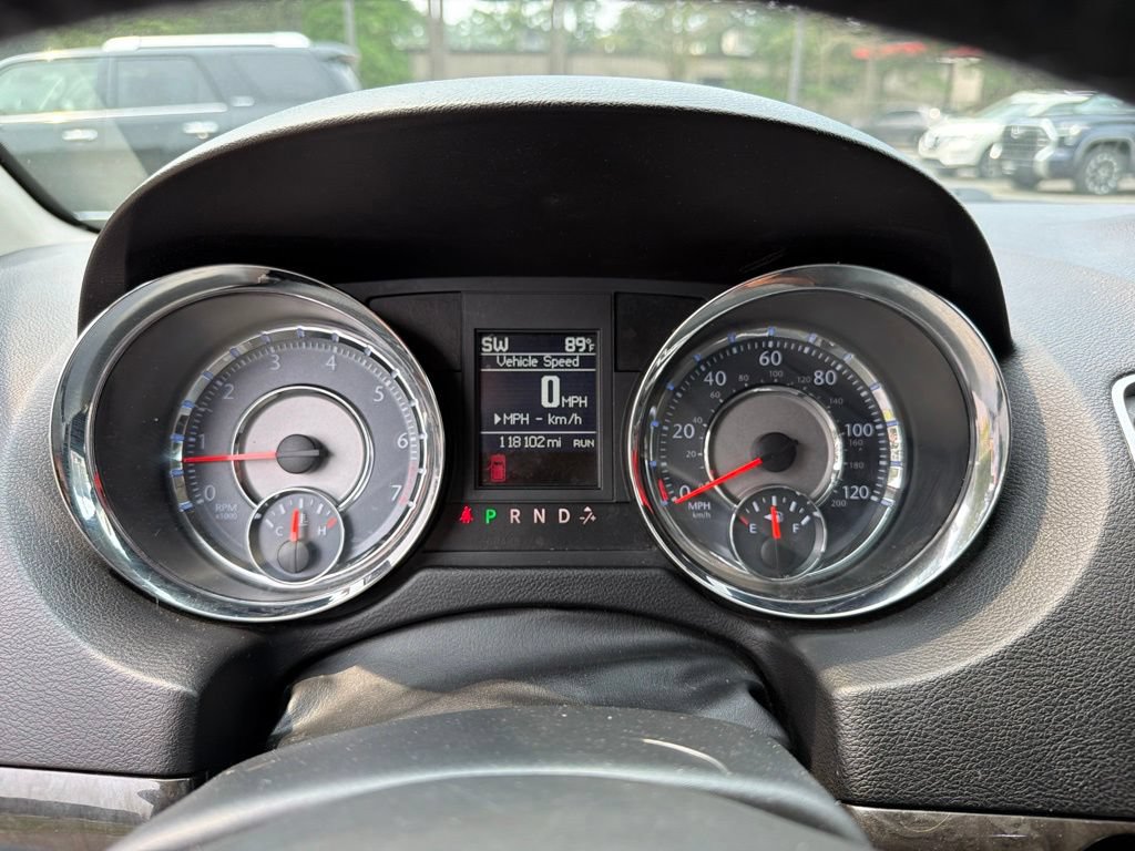 Used 2013 Chrysler Town & Country Touring FWD image 9