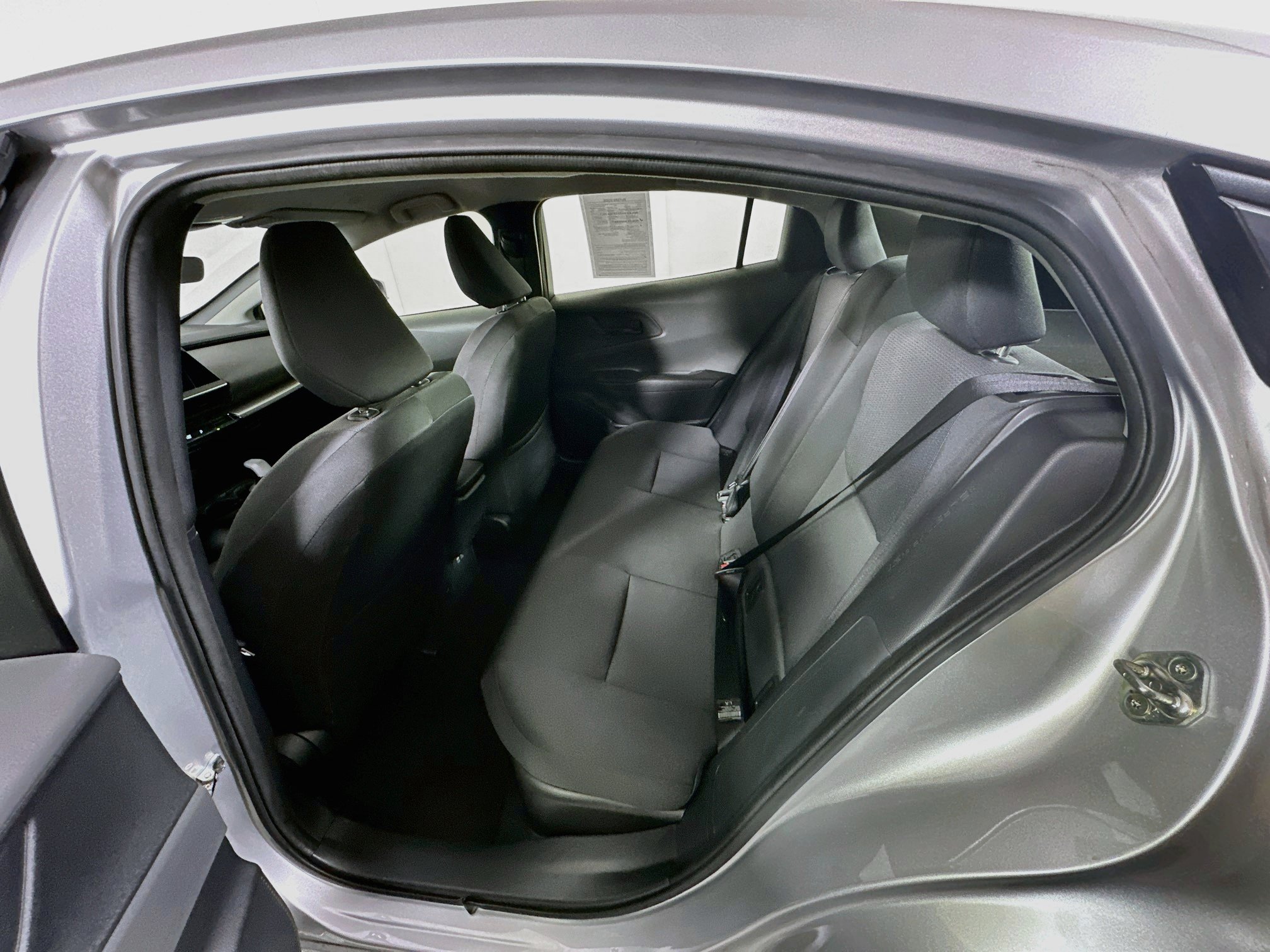 Used 2025 Toyota Prius LE FWD image 26