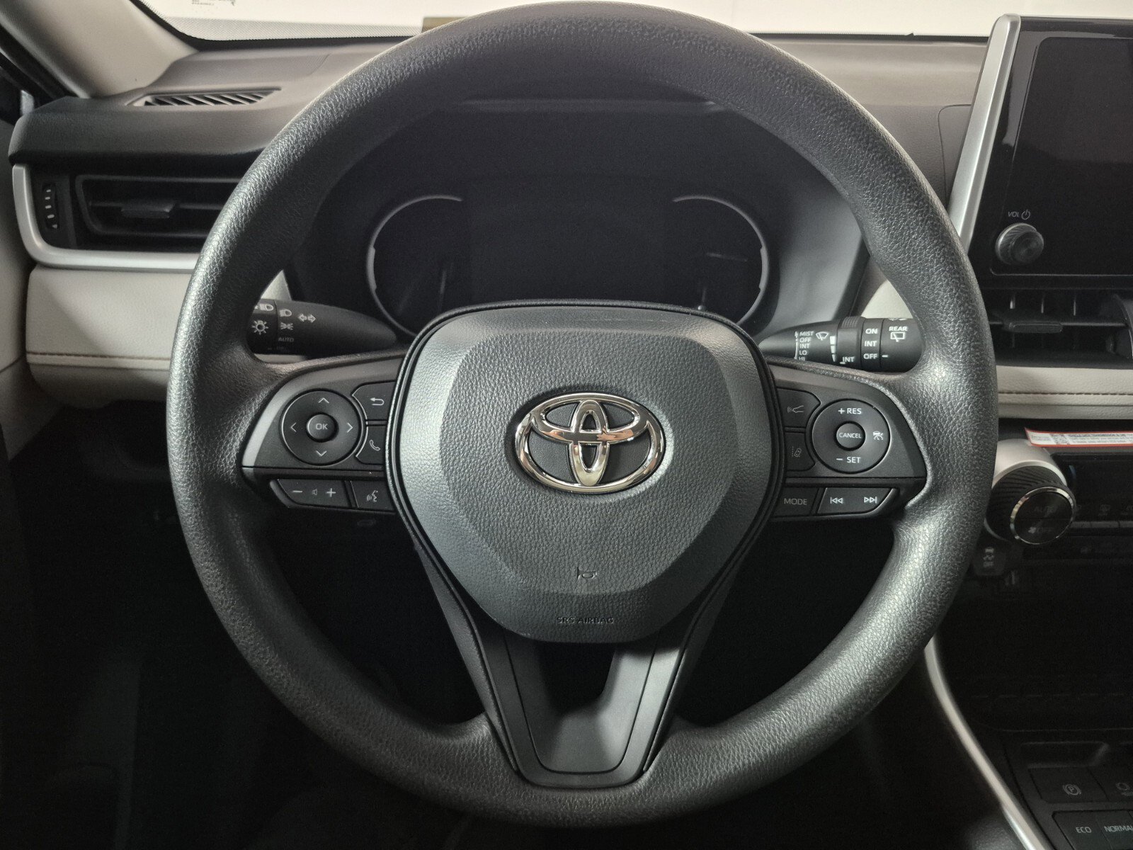 New 2025 Toyota RAV4 XLE image 18