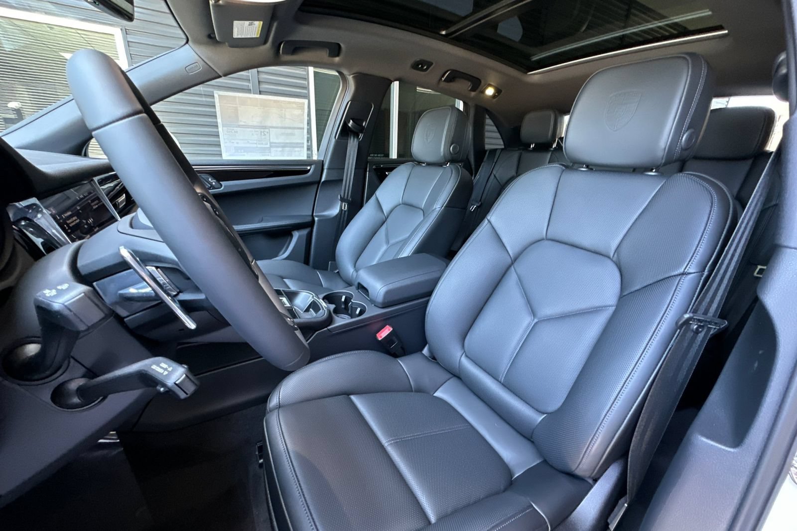 New 2026 Porsche Macan AWD/4WD image 5