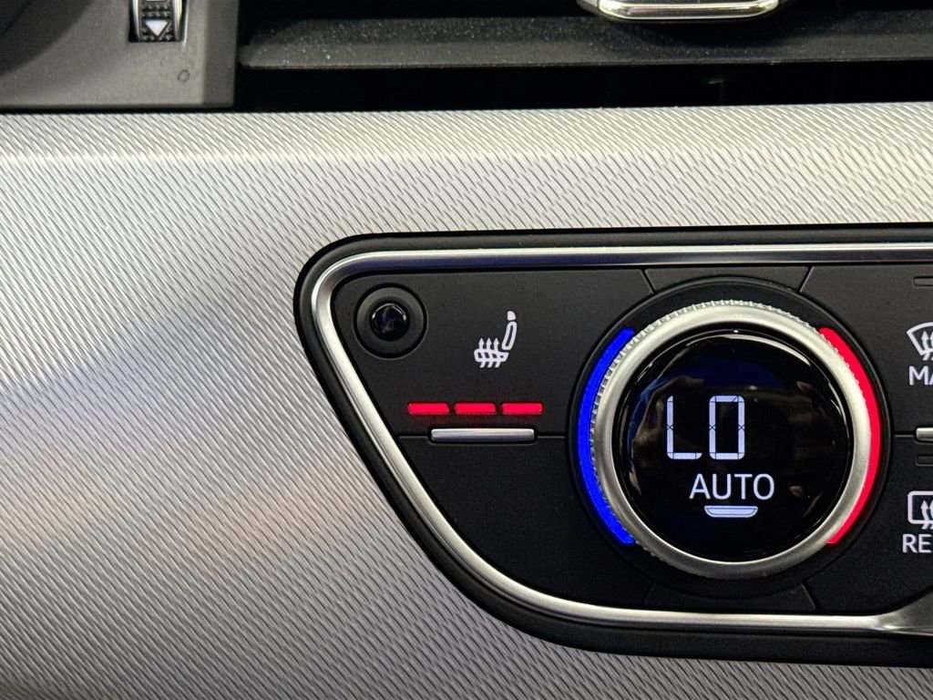 Used 2017 Audi A4 2.0T Premium w/ Convenience Package image 22