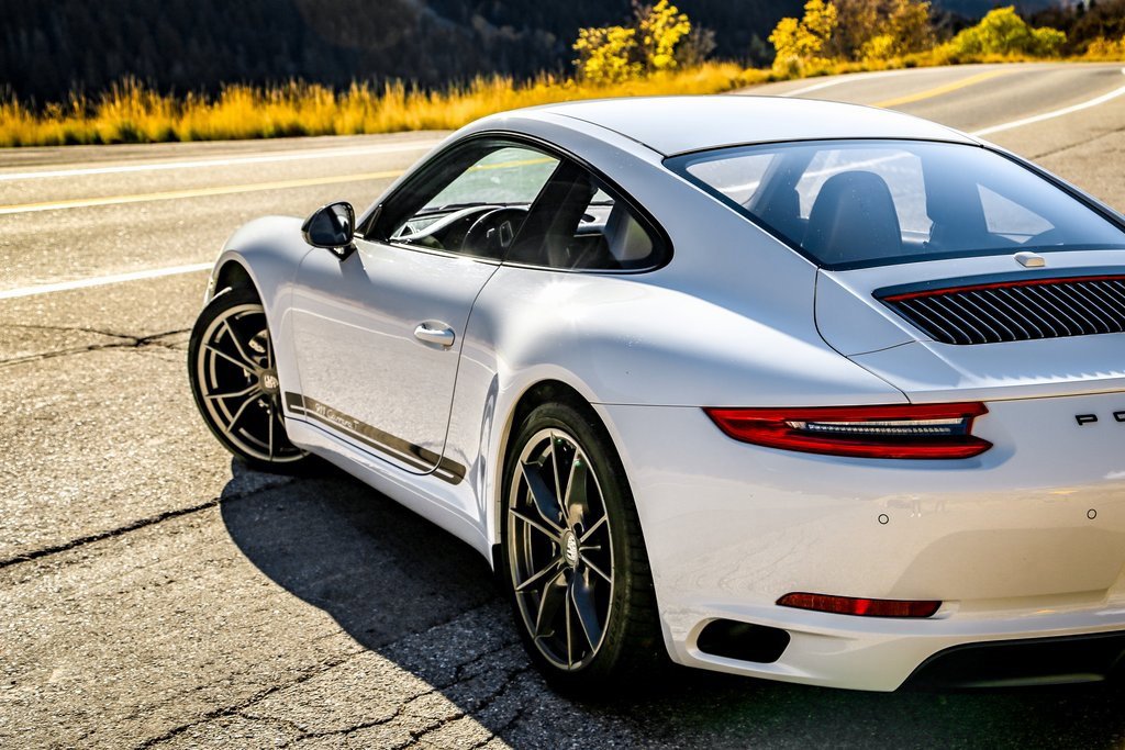 Used 2018 Porsche 911 Carrera T image 5