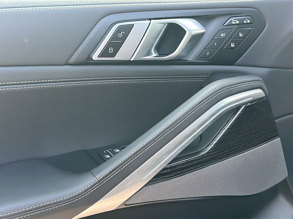 New 2026 BMW X6 xDrive40i w/ Climate Comfort Package image 13