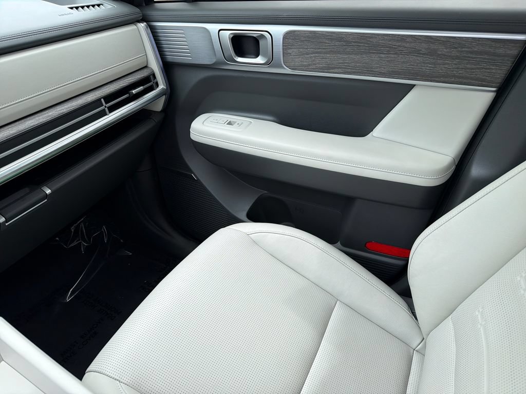 Used 2024 Hyundai Santa Fe Limited FWD image 31