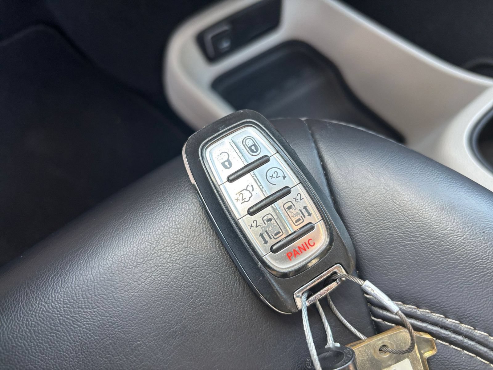 Used 2023 Chrysler Pacifica Touring-L FWD image 26