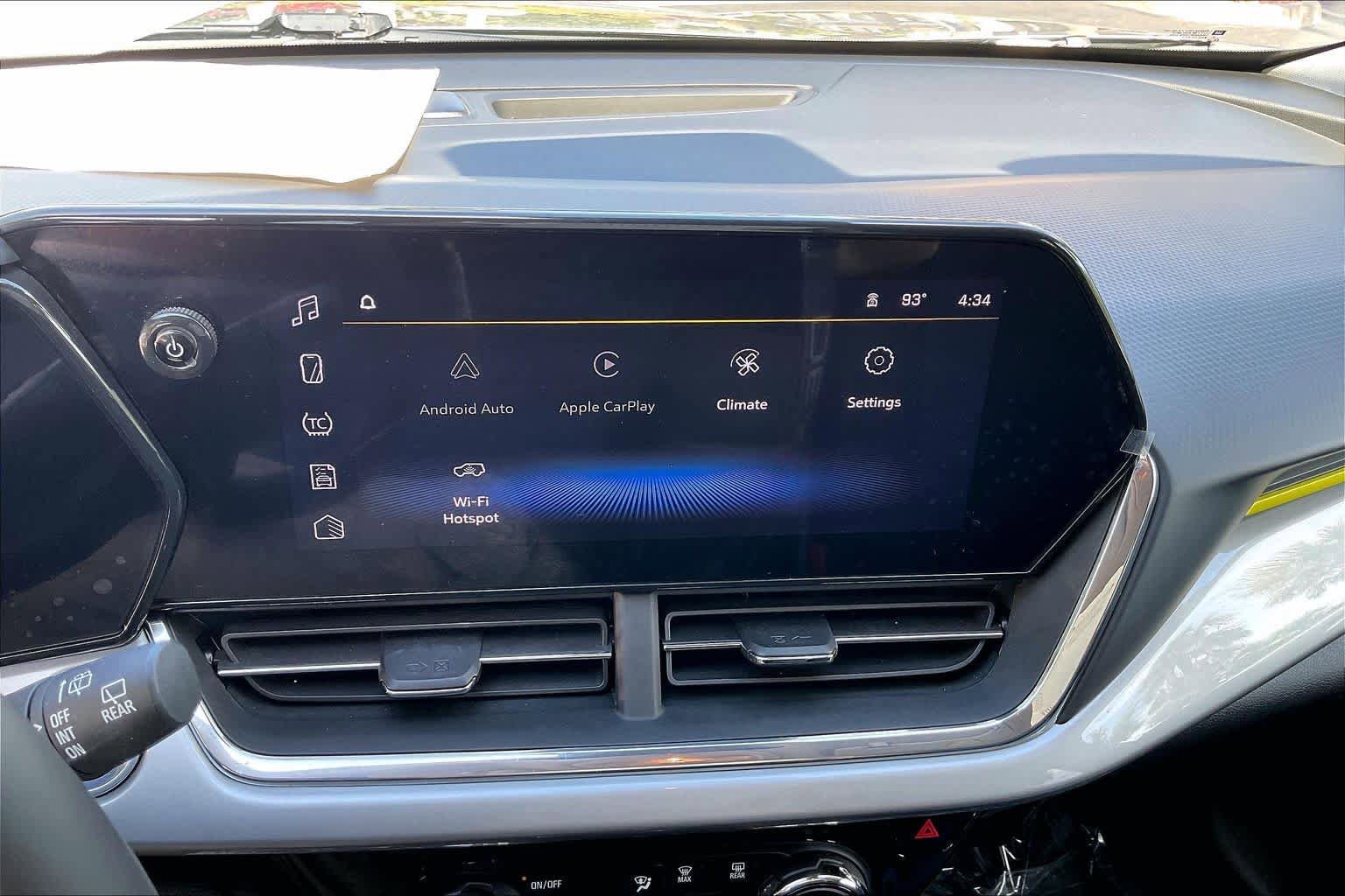Certified 2024 Chevrolet Trax LT w/ Driver Confidence Package FWD image 34