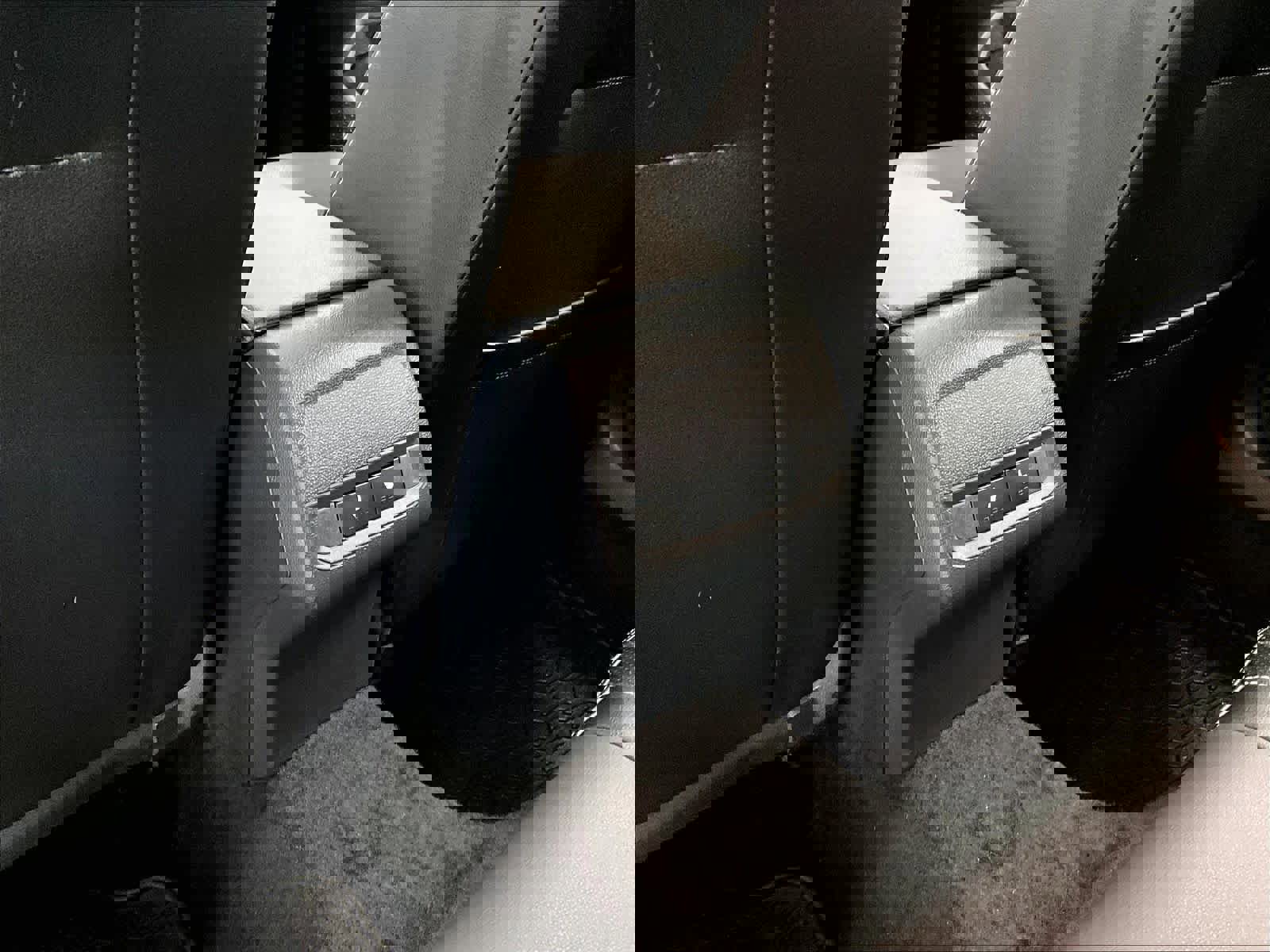 Used 2024 Volkswagen Jetta SEL image 38