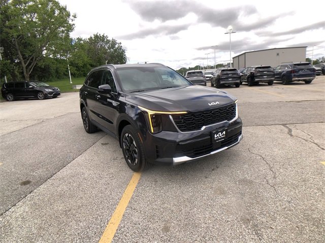 New 2025 Kia Sorento S