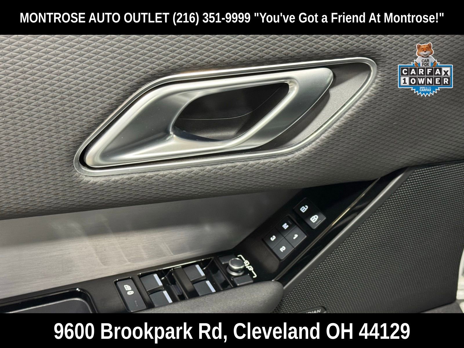 Used 2023 Land Rover Range Rover Velar R-Dynamic S image 13