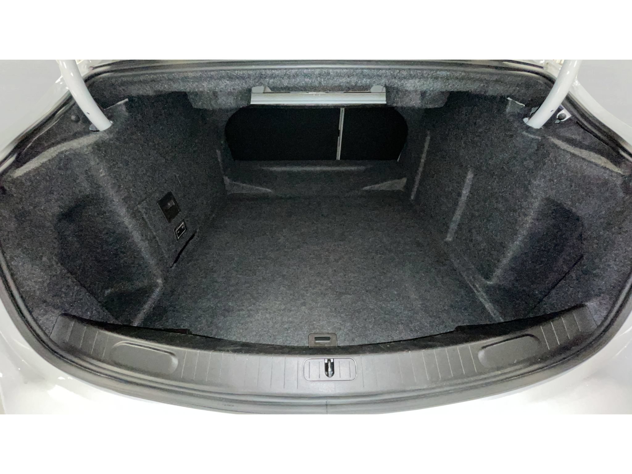 Used 2018 Chevrolet Impala LS FWD image 16