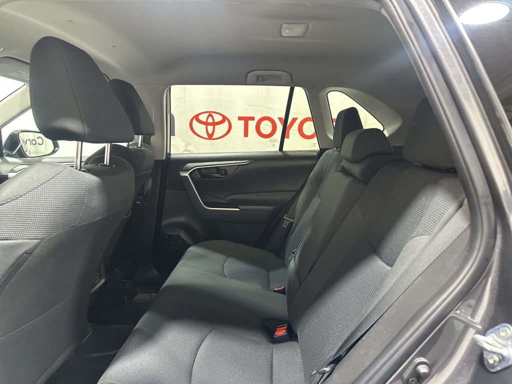 Used 2022 Toyota RAV4 LE image 19