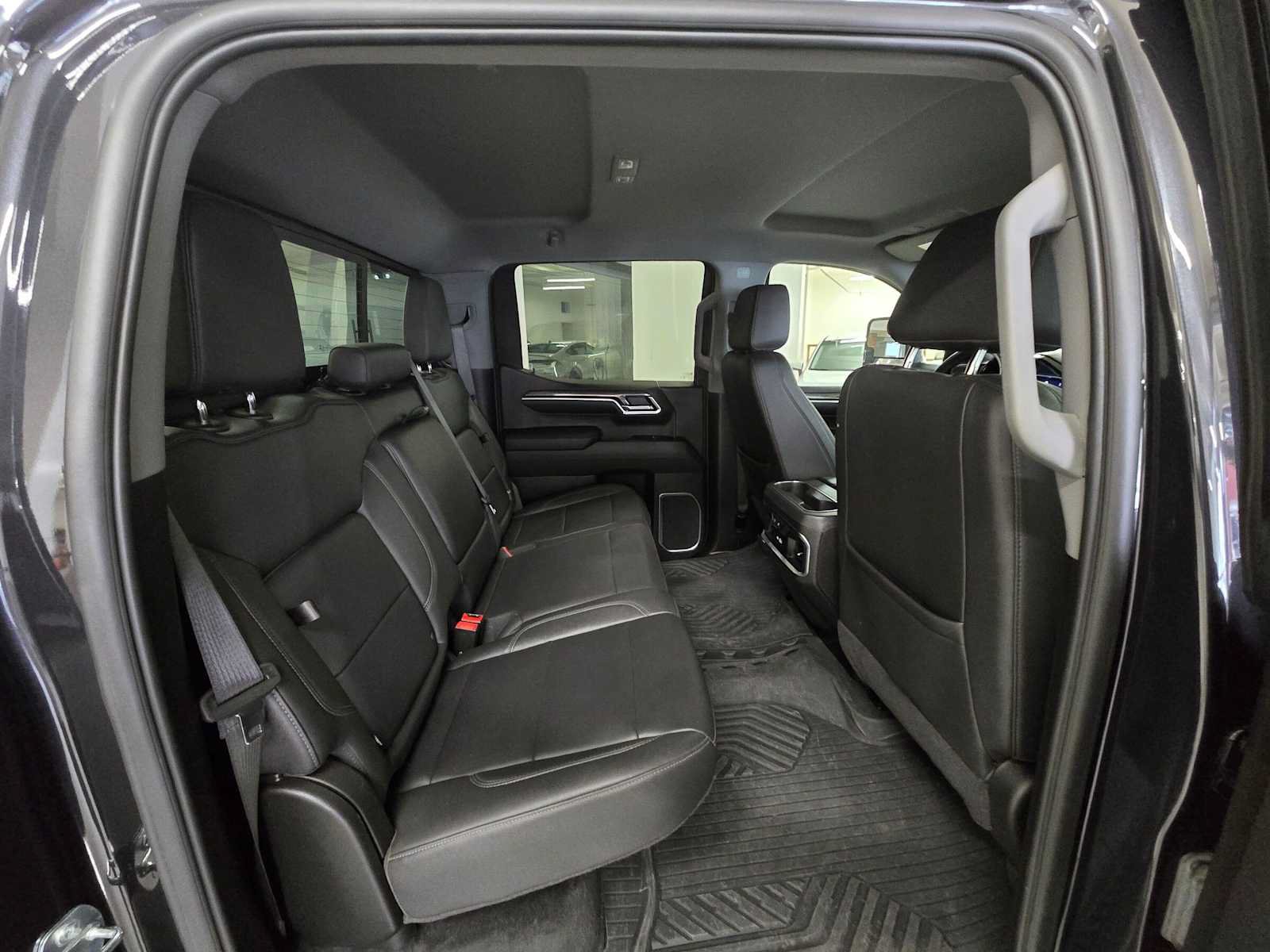 Used 2024 Chevrolet Silverado 1500 LTZ AWD/4WD image 12