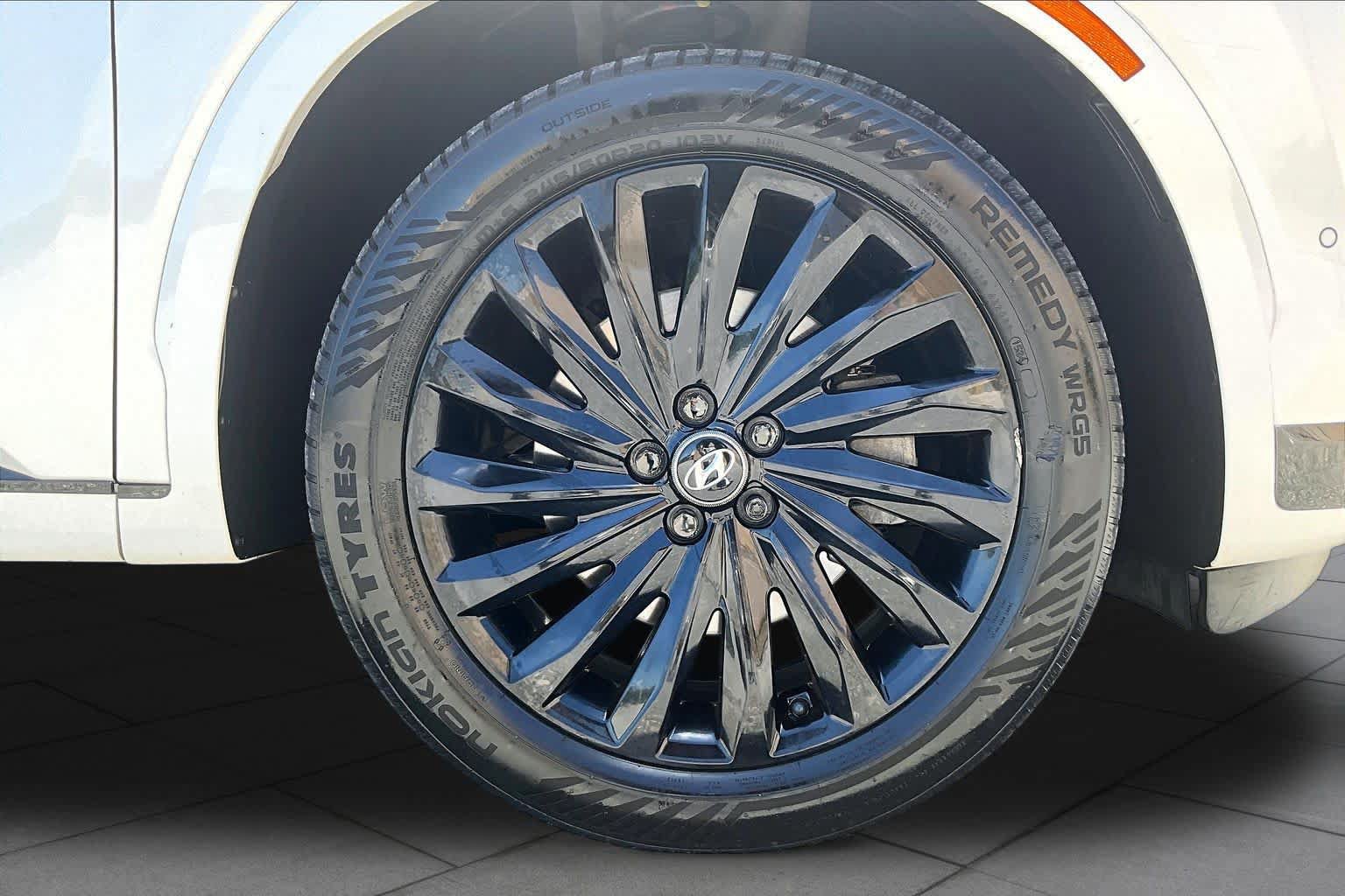Used 2024 Hyundai Palisade Calligraphy AWD/4WD image 11