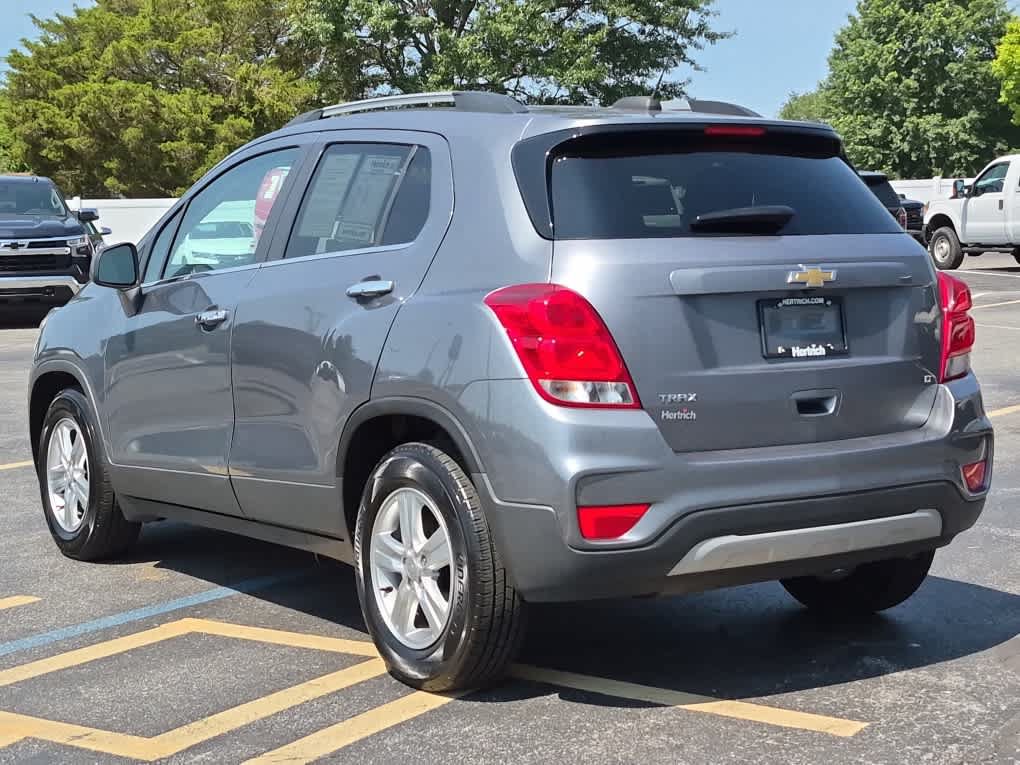 Used 2020 Chevrolet Trax LT w/ LT Convenience Package FWD image 4