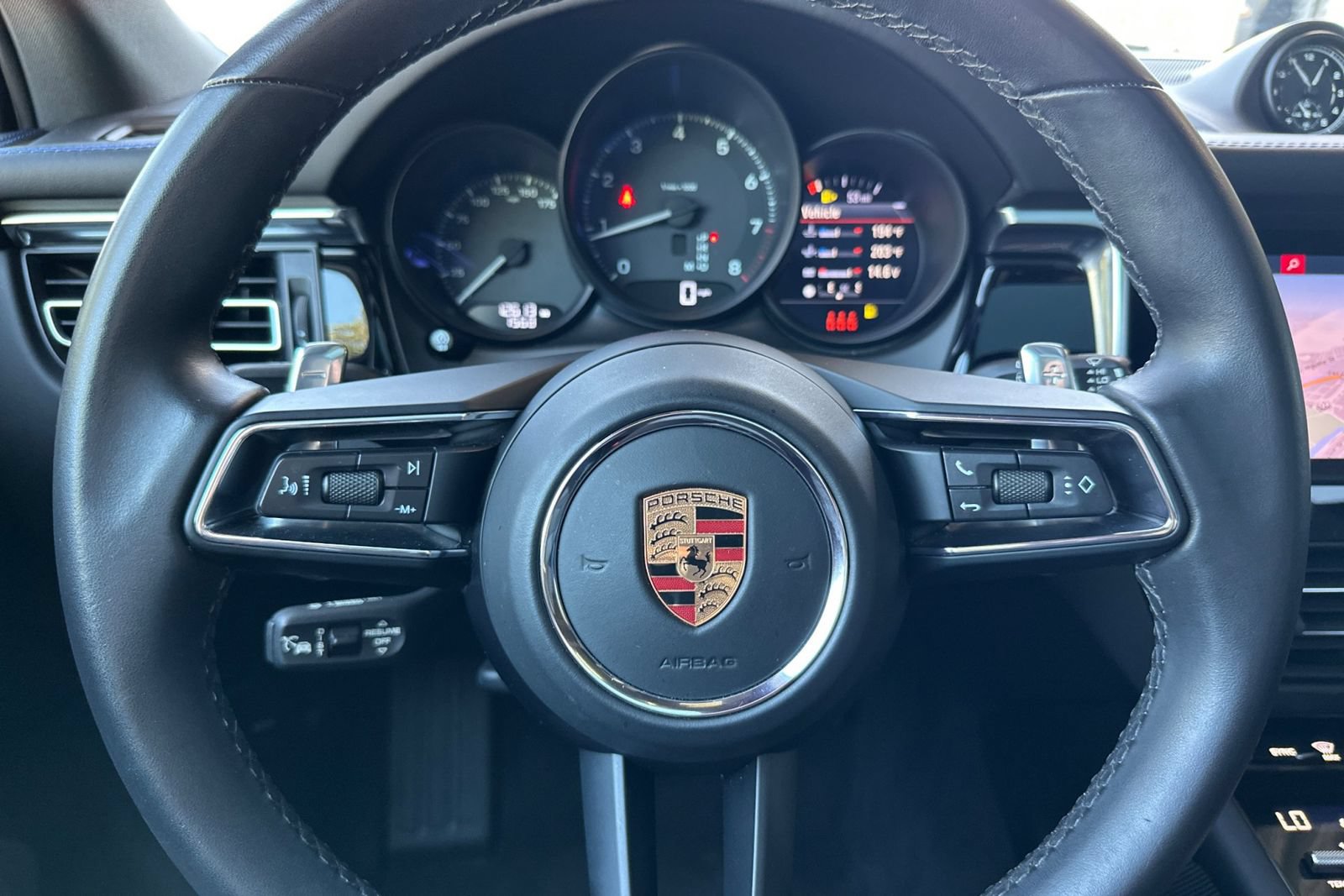 Used 2024 Porsche Macan AWD/4WD image 29