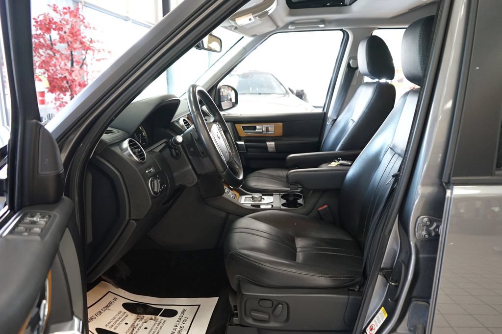 Used 2015 Land Rover LR4 HSE AWD/4WD image 28