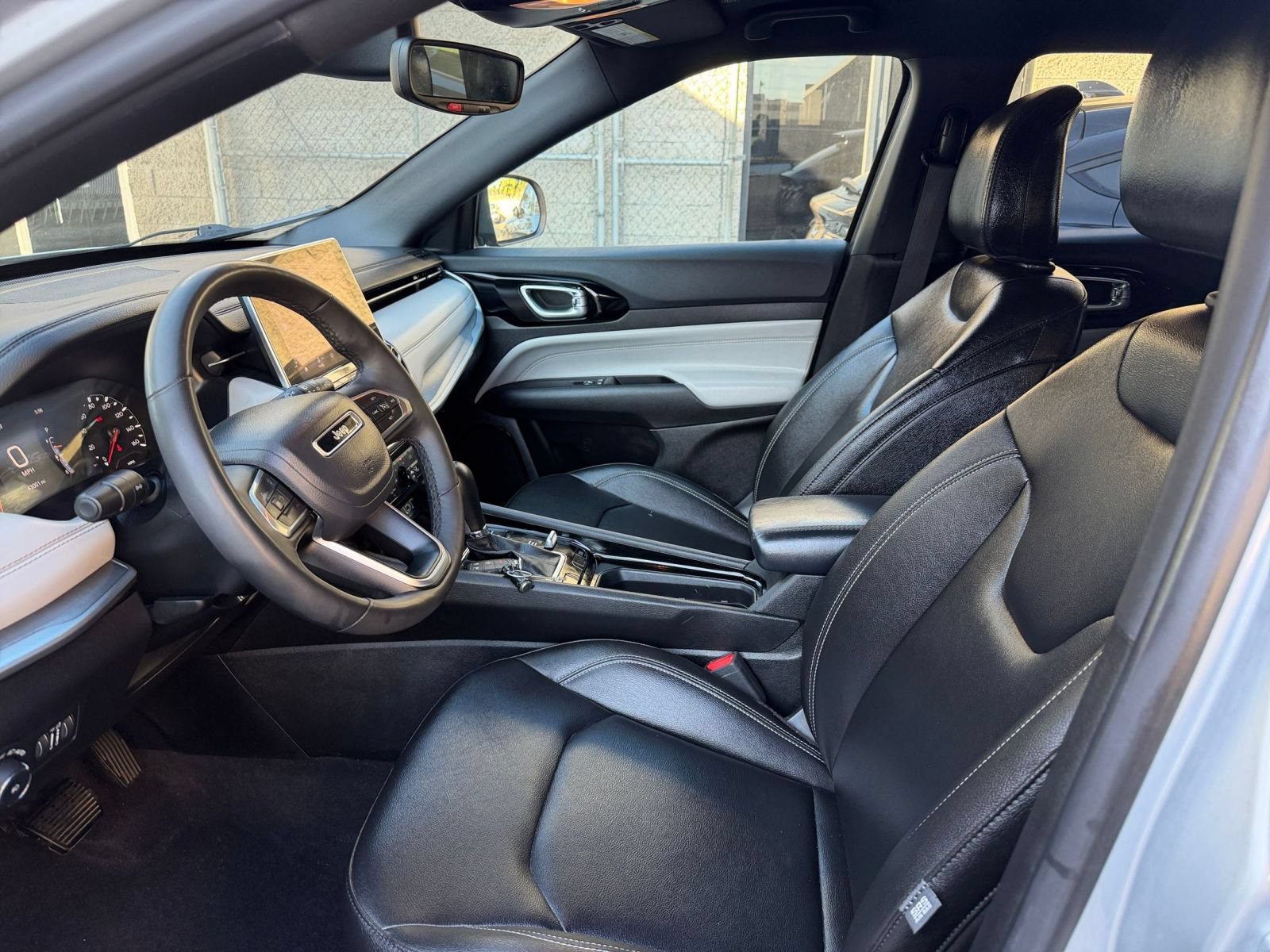 Used 2025 Jeep Compass Limited AWD/4WD image 28