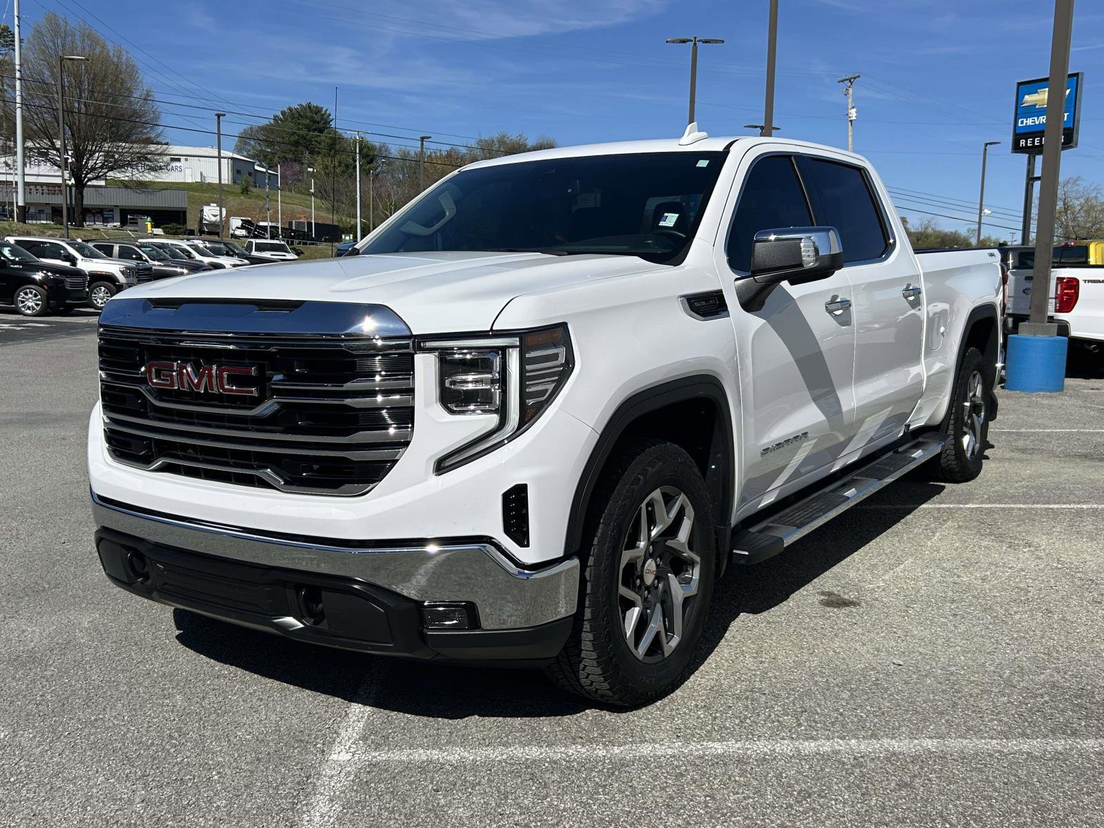 Used 2024 GMC Sierra 1500 SLT image 5