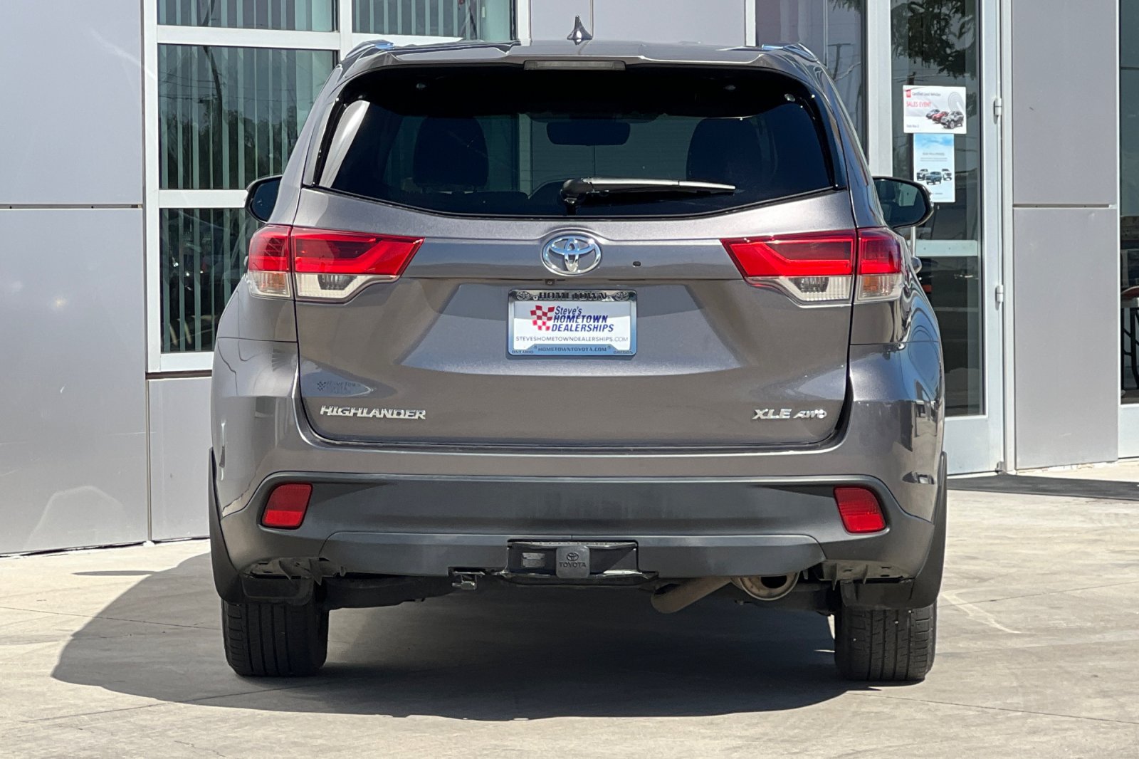 Used 2018 Toyota Highlander XLE AWD/4WD image 5