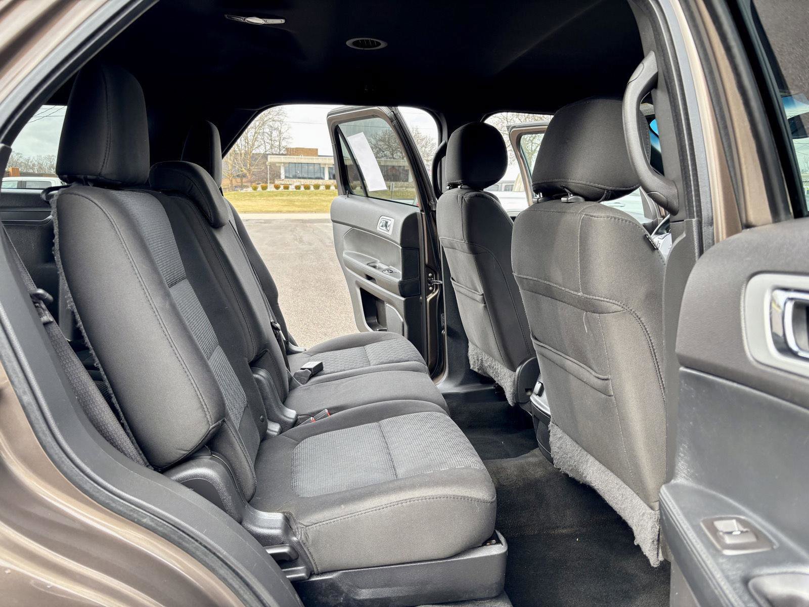 Used 2015 Ford Explorer XLT image 8