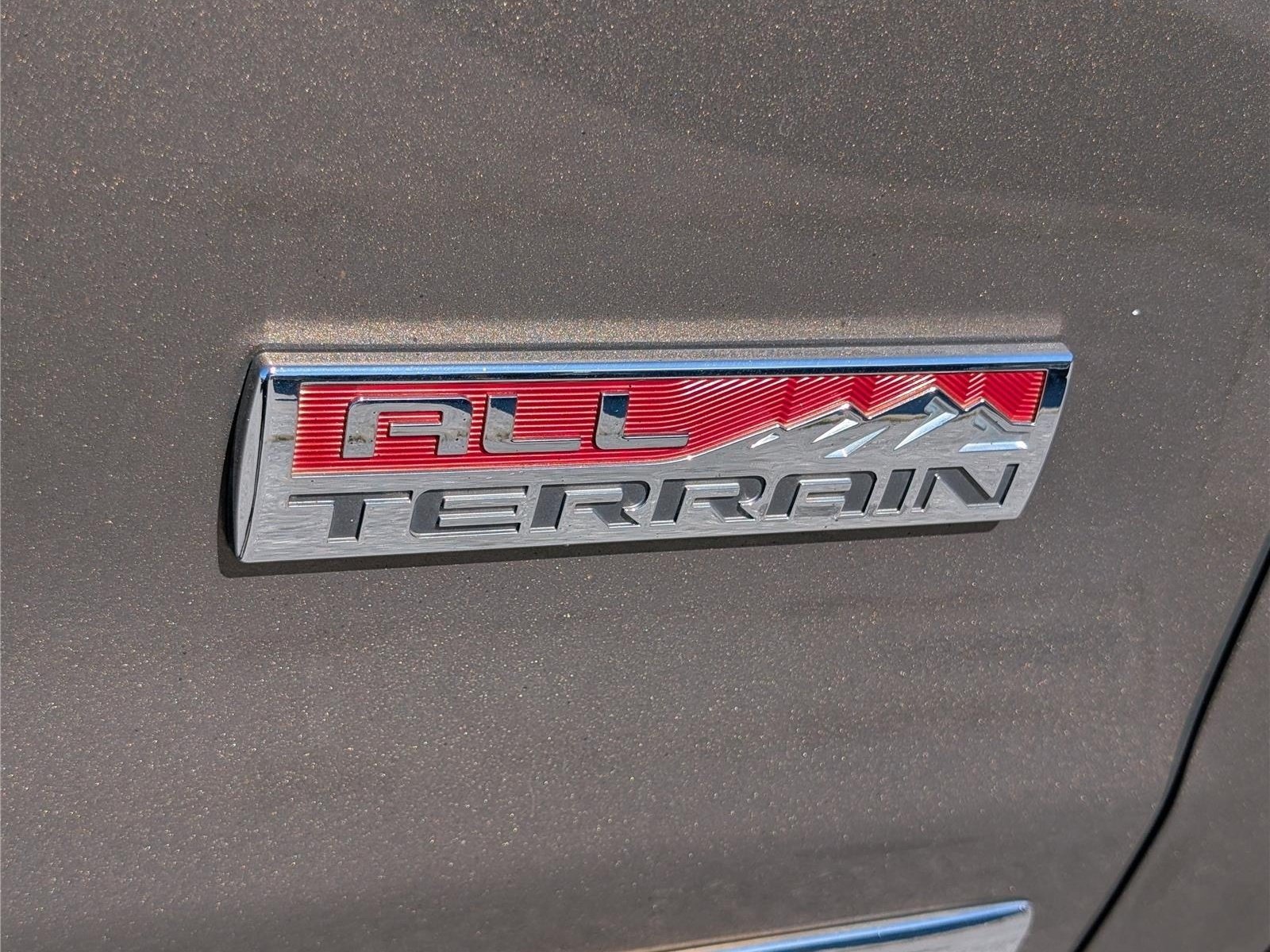 Used 2015 GMC Sierra 1500 SLT w/ All-Terrain Package AWD/4WD image 9