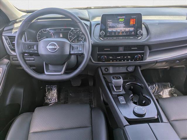 Used 2025 Nissan Rogue SV w/ SV Premium Package image 15