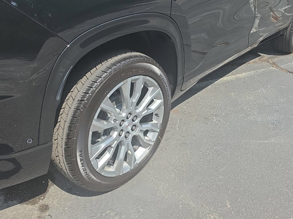 New 2026 GMC Acadia Denali w/ Super Cruise Package FWD image 17