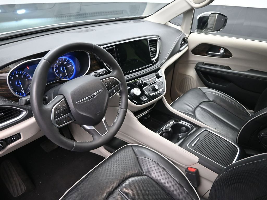 Used 2023 Chrysler Pacifica Limited FWD image 22