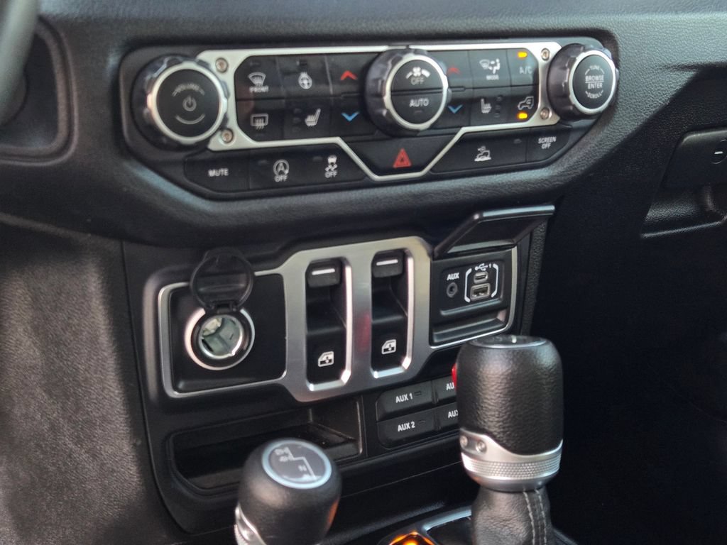 Used 2024 Jeep Wrangler Sport AWD/4WD image 22