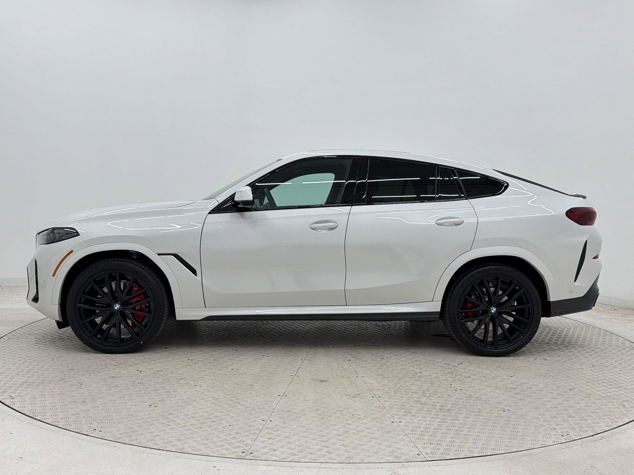 New 2027 BMW X6 xDrive40i AWD/4WD image 2
