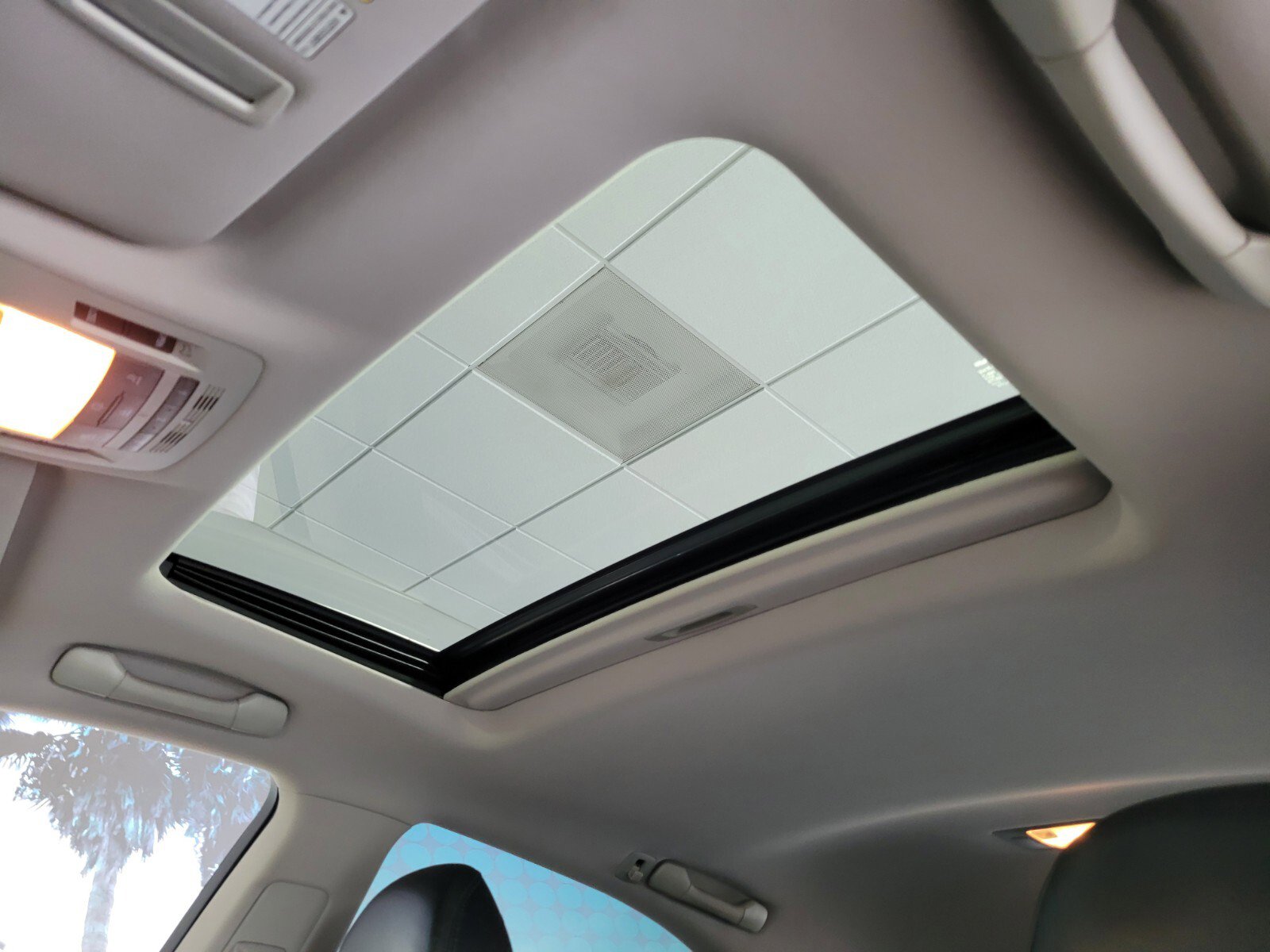 Used 2012 Lexus RX 450h AWD w/ Premium Pkg image 12