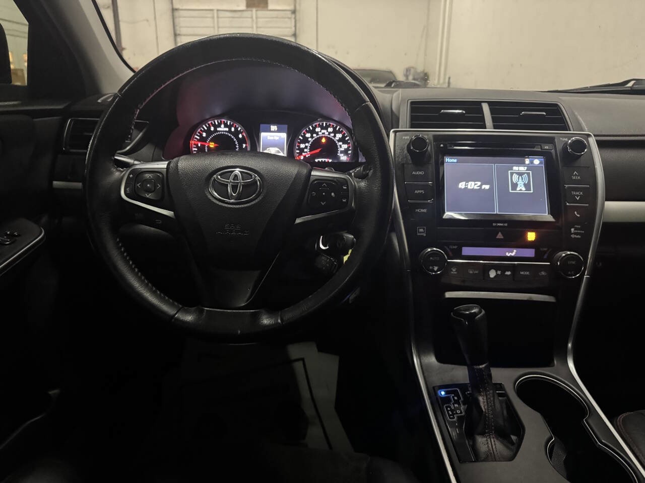 Used 2017 Toyota Camry LE image 18
