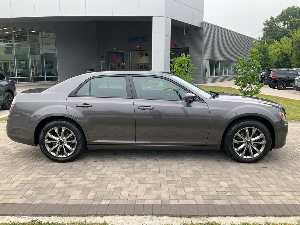 Used 2014 Chrysler 300 S AWD/4WD image 8